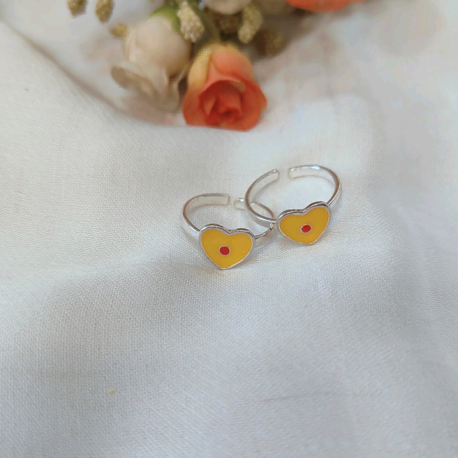 Yellow Enamel Heart Shape Toe Ring 